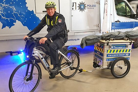 Neuer Fahrradanhänger für die Polizei Hamburg